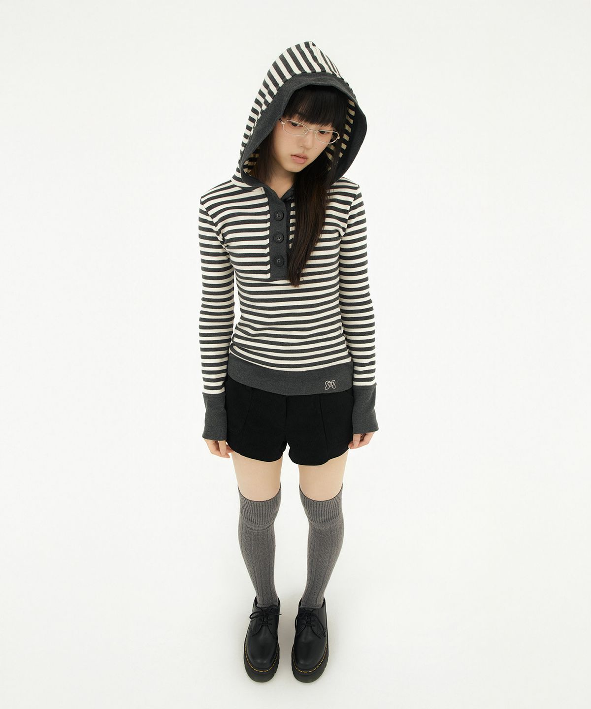 미레코(MIRECO) STRIPE LINE HOODIE T-SHIRT CHARCOAL