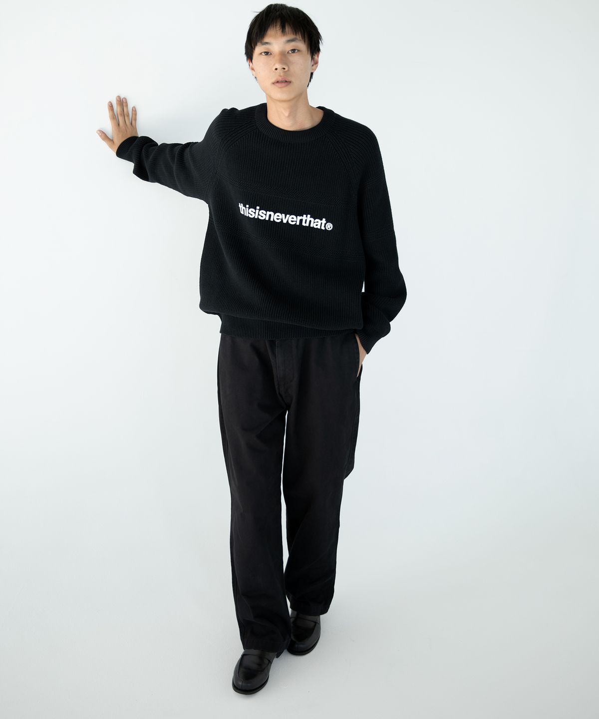 디스이즈네버댓(THISISNEVERTHAT) T-Logo Knit Sweater Black