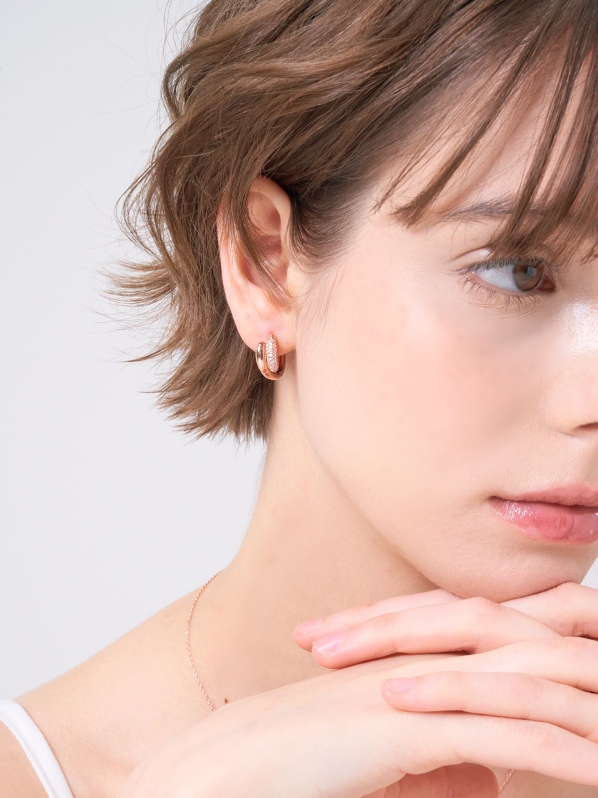 엘르주얼리(ELLEJEWELRY) 14K GF 블링 하프 스톤 원터치 귀걸이 ELGPEE573