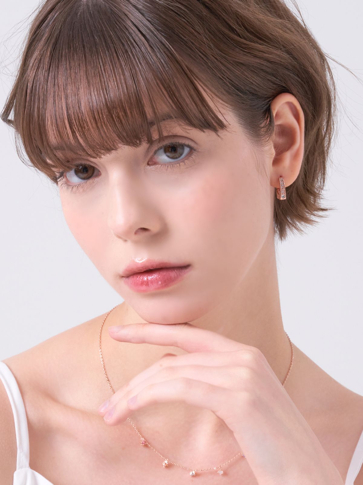 엘르주얼리(ELLEJEWELRY) 14K Goldpin 스퀘어 라인 원터치 귀걸이 ELGPEE572