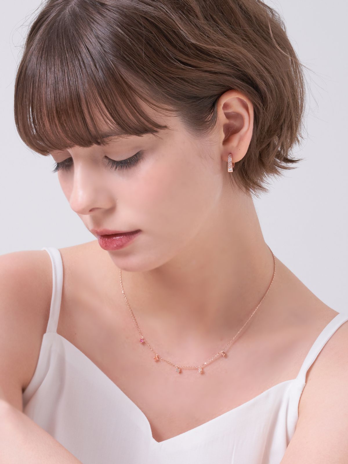 엘르주얼리(ELLEJEWELRY) 14K Goldpin 스퀘어 라인 원터치 귀걸이 ELGPEE572
