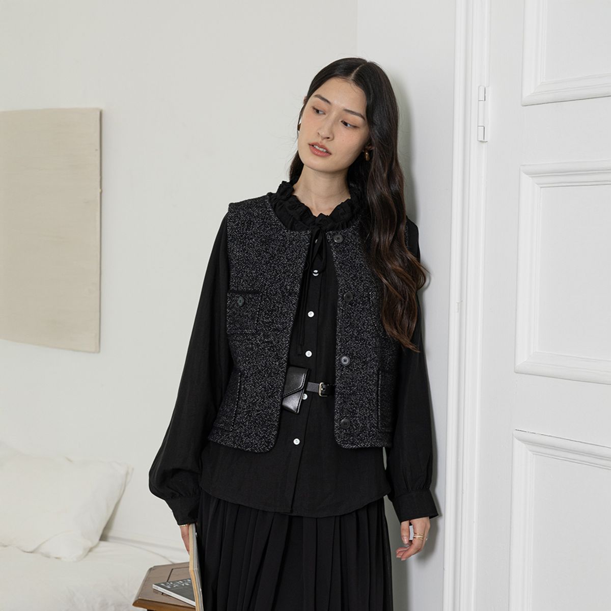 랭썬(LANGSON) LS_V-neck pleated shirt_2color