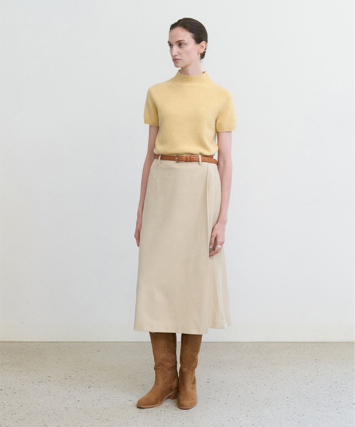 스텝어라운드(STEP AROUND) Side pleated A-line skirt_BUTTER