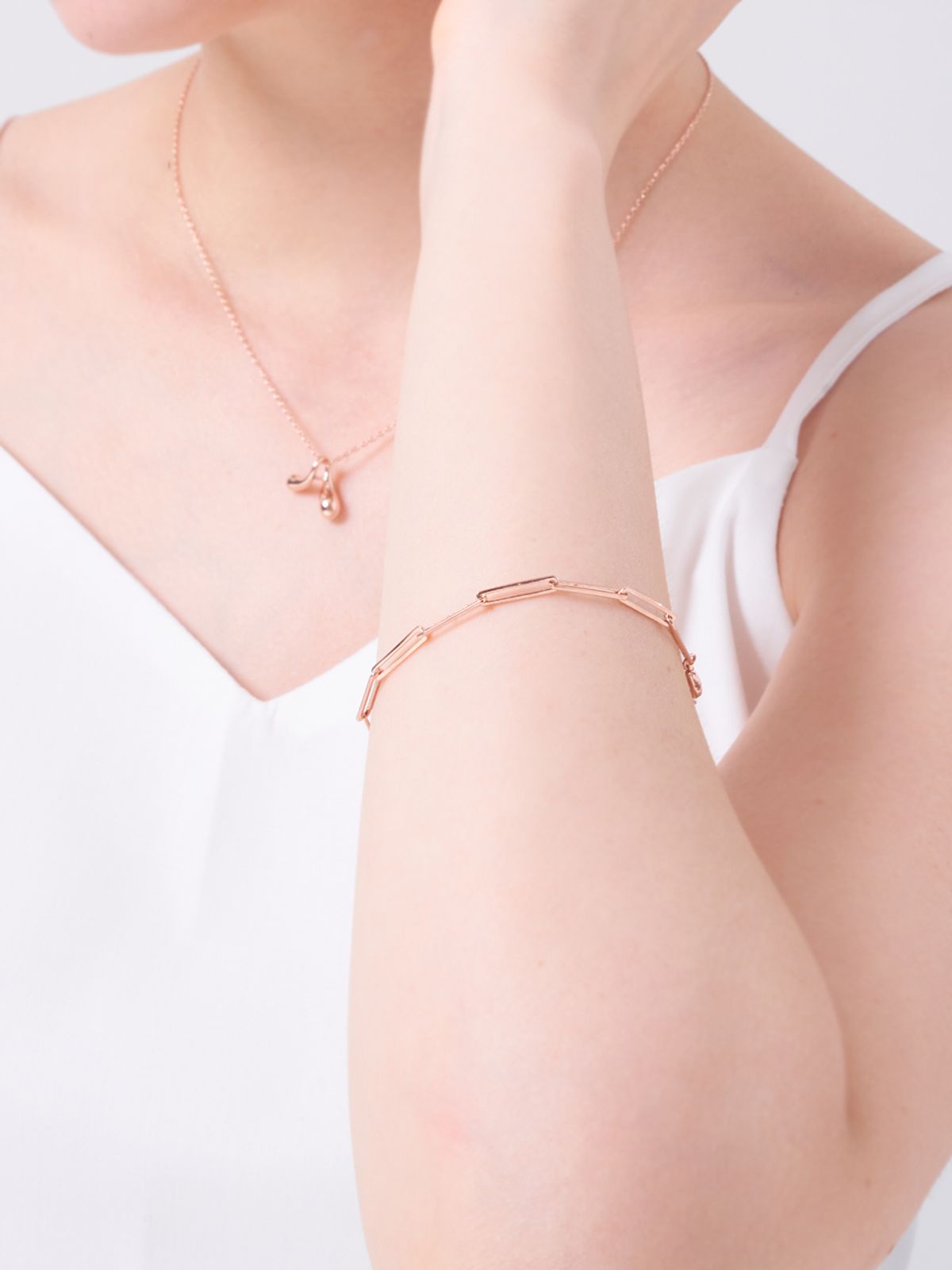 엘르주얼리(ELLEJEWELRY) 슬림 클립 체인 팔찌 ELBRBB106