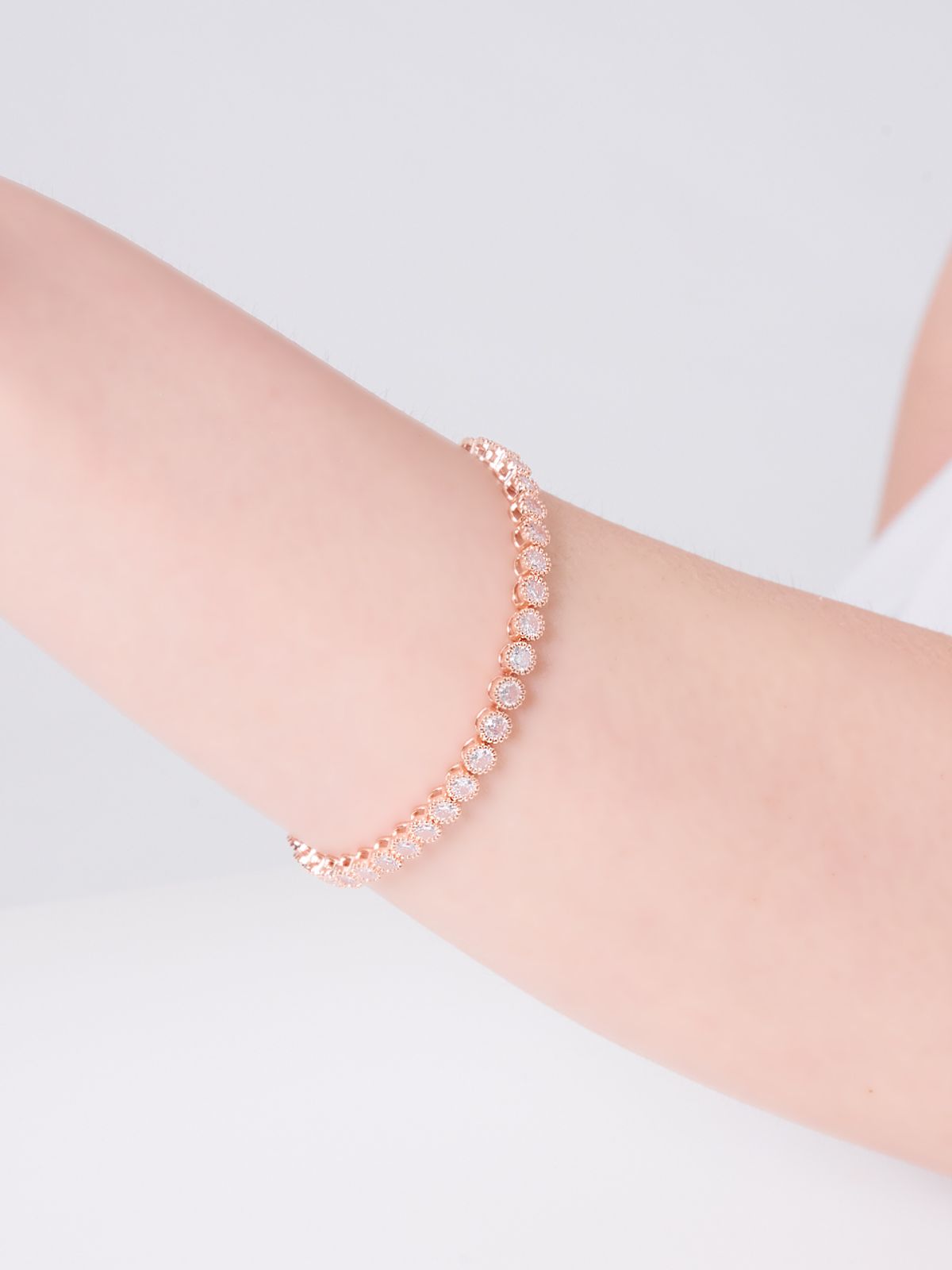 엘르주얼리(ELLEJEWELRY) 트윙클라 클래식 테니스 팔찌 ELBRBB105