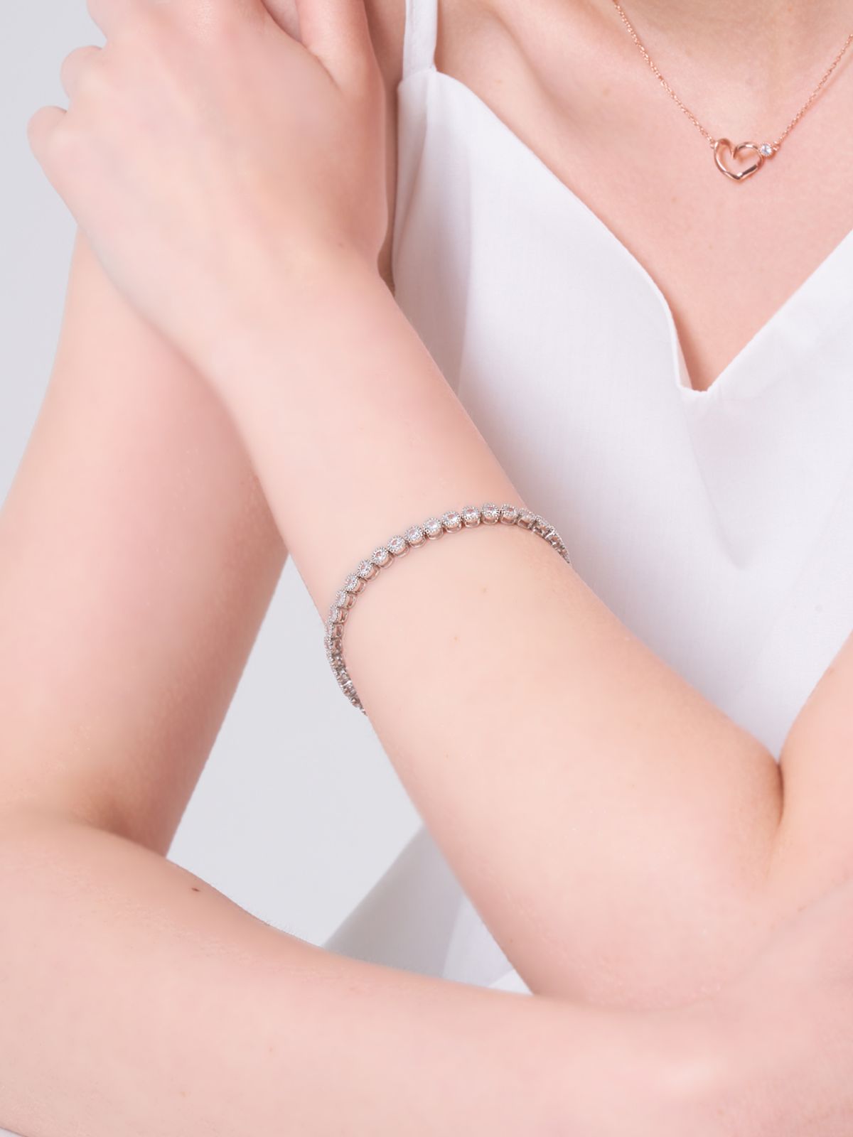 엘르주얼리(ELLEJEWELRY) 트윙클라 클래식 테니스 팔찌 ELBRBB105