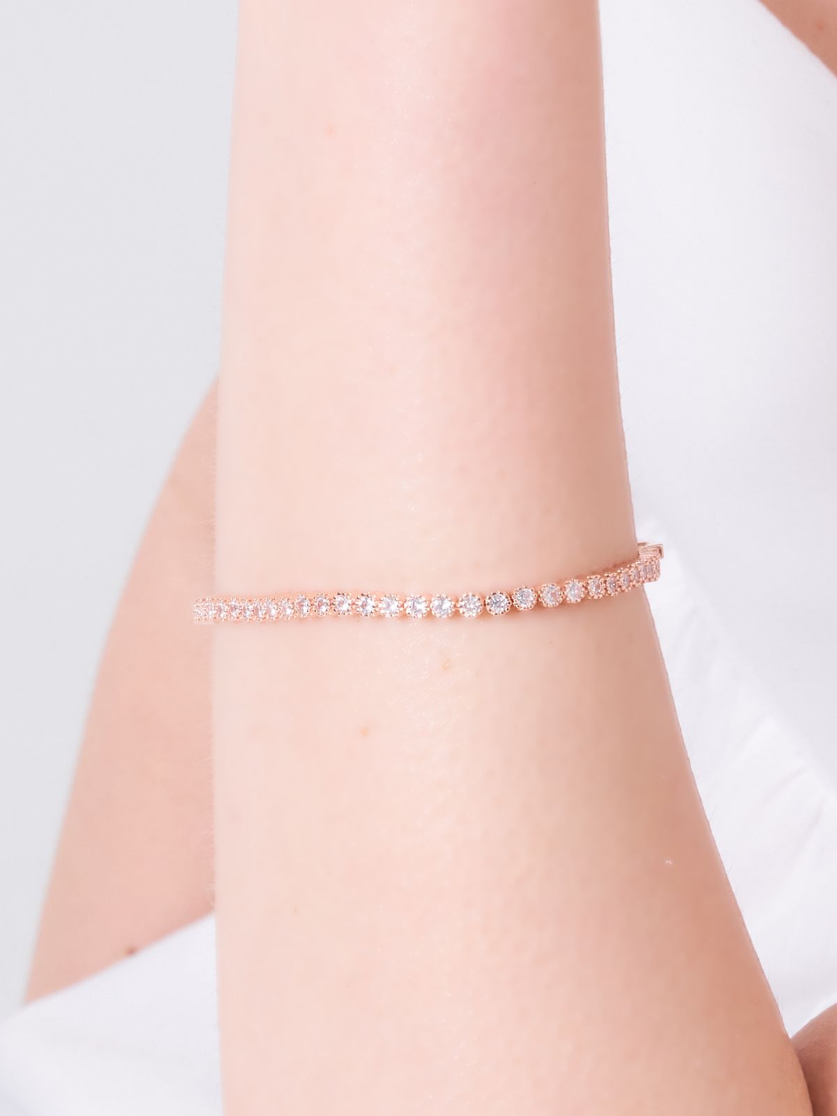 엘르주얼리(ELLEJEWELRY) 벨라 클래식 테니스 팔찌 ELBRBB104
