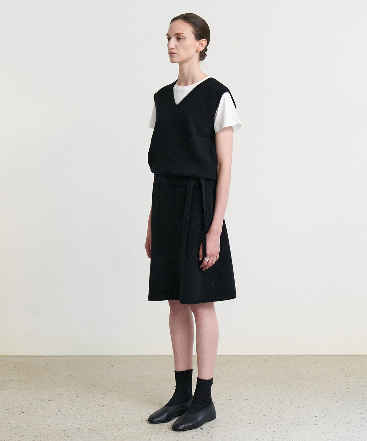 스텝어라운드(STEP AROUND) Wholegarment merino wool H-line knit skirt_BLACK