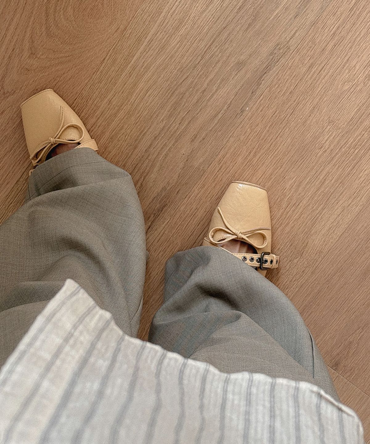 무드앤플(MOODNPLE) dorosi eyelet ribbon flat shoes 2color 1cm
