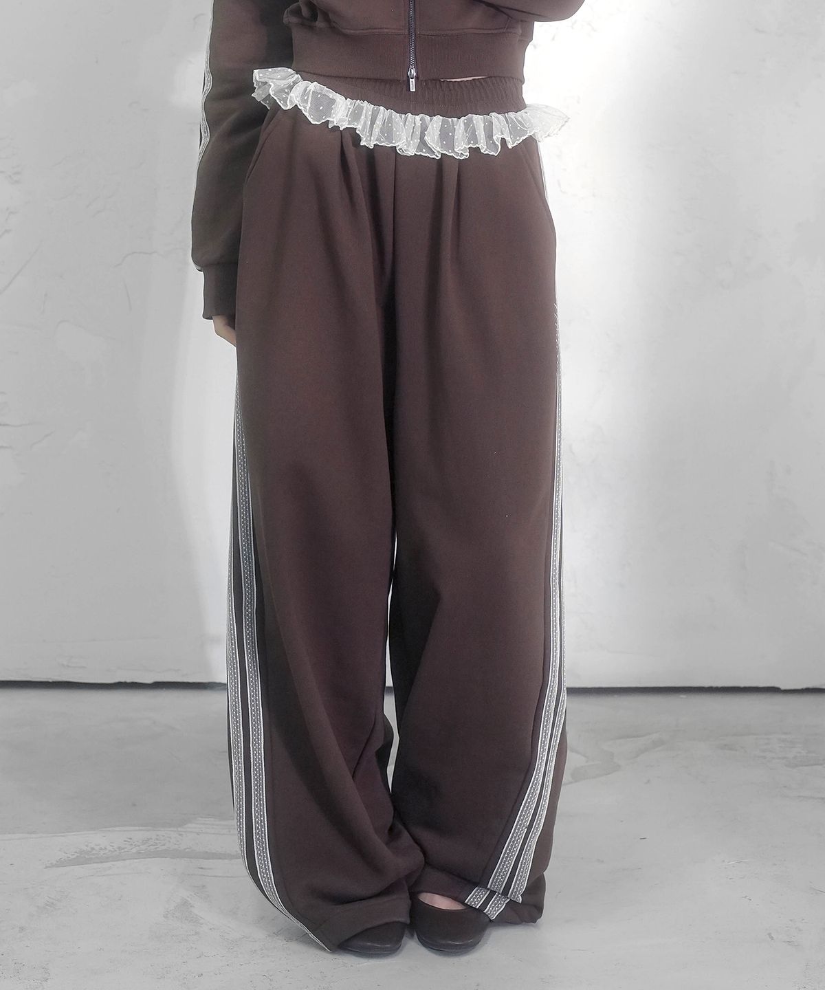 비바셔스(VIVACIOUS) Romance Track Pants_4Colors