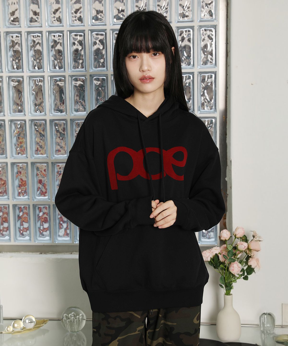 피스메이커(PIECE MAKER) PCE VELVET LOGO HOODIE (BLACK)
