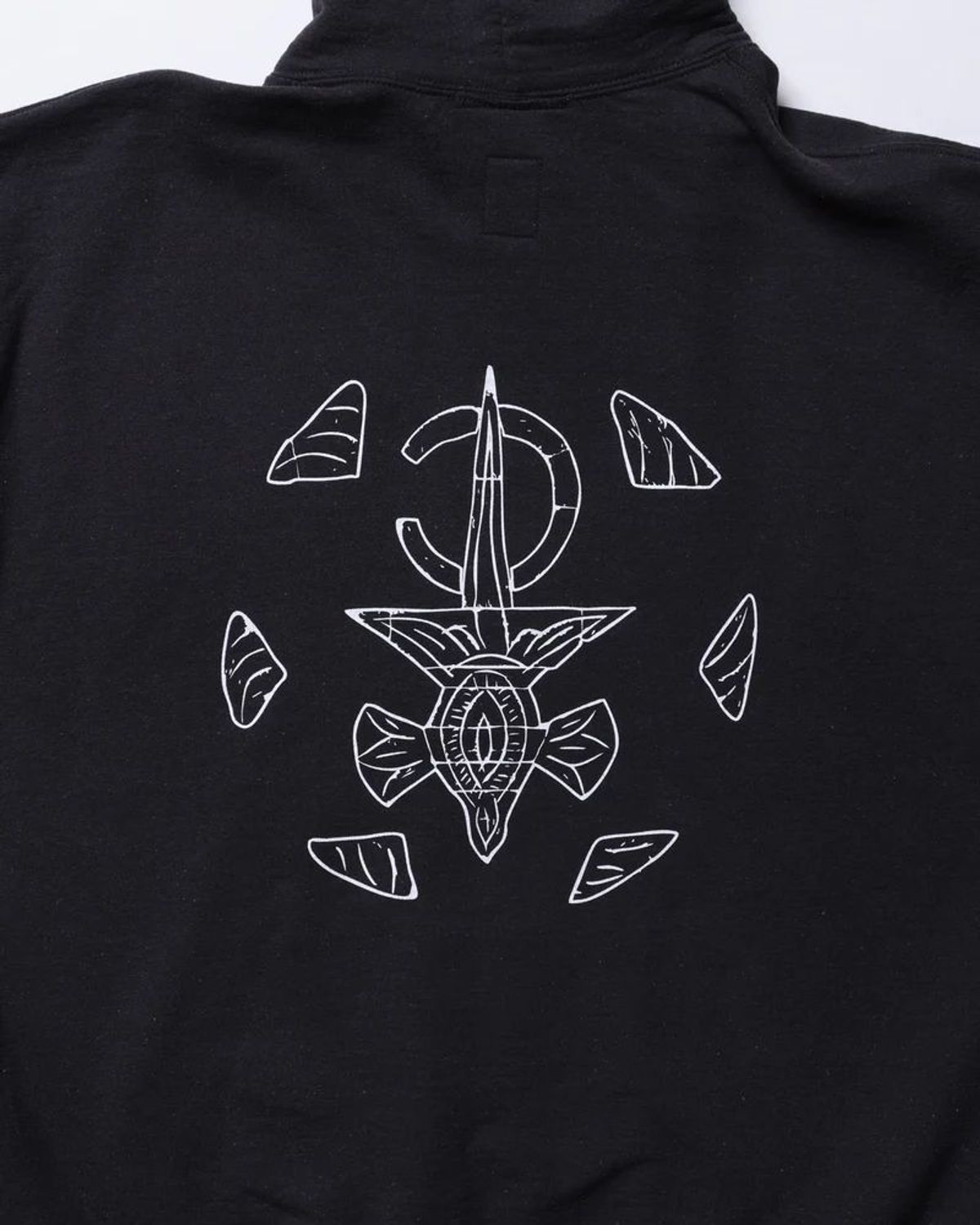 찬스클로딩(CHANCE CLOTHING) TIFINAGH EMBROIDERY HOODIE - BLACK
