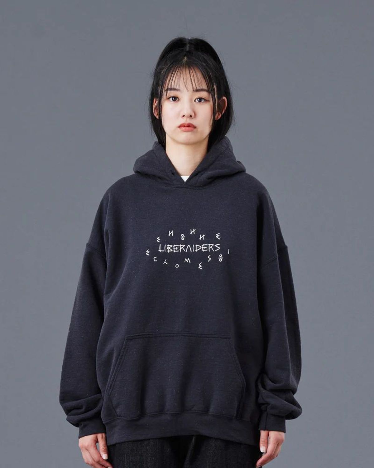 찬스클로딩(CHANCE CLOTHING) TIFINAGH EMBROIDERY HOODIE - BLACK
