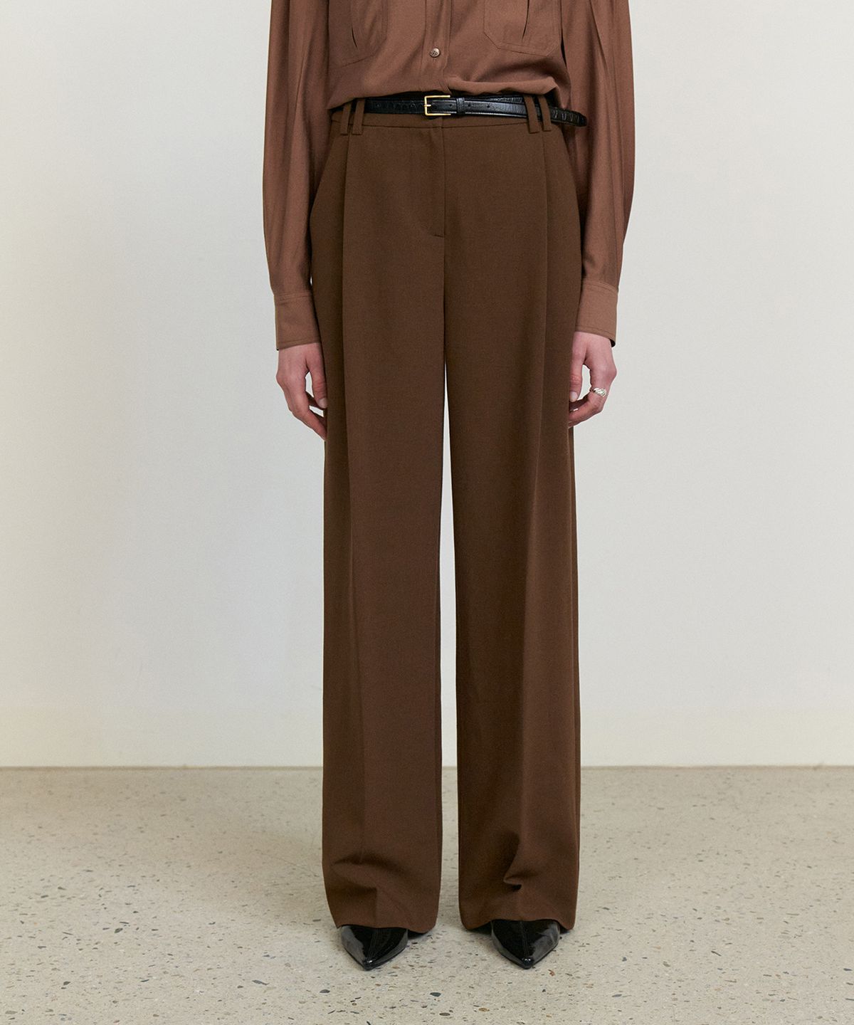 스텝어라운드(STEP AROUND) Front tuck wide slacks_BROWN