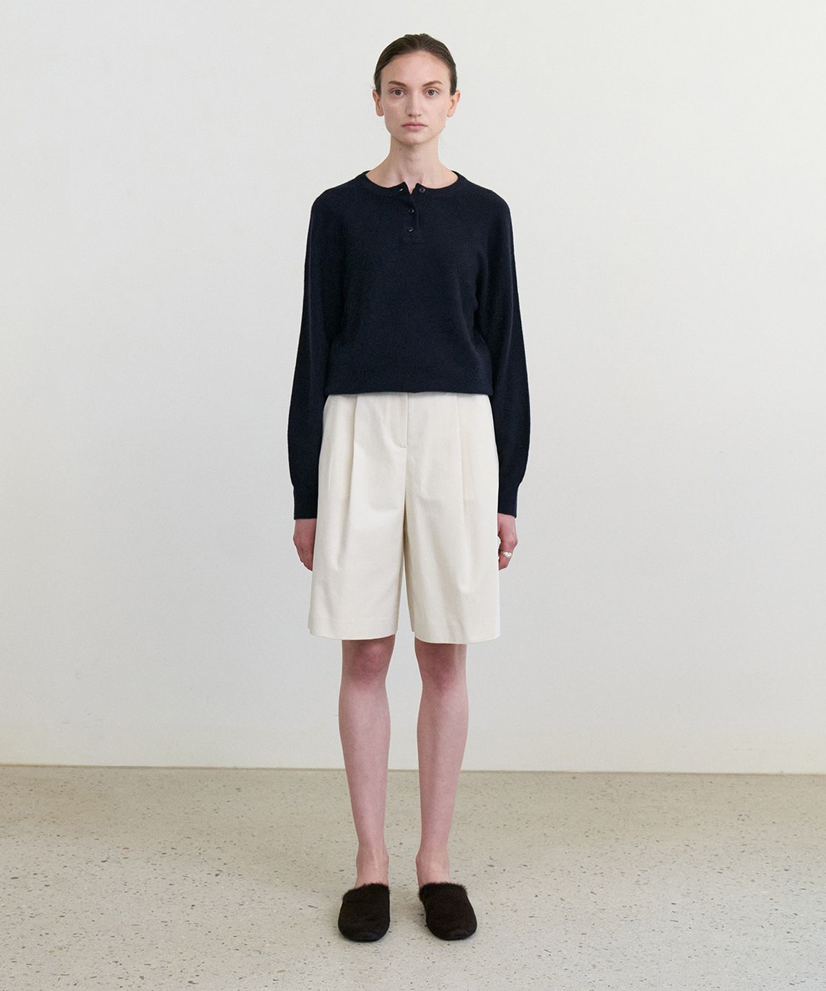 스텝어라운드(STEP AROUND) Front tuck bermuda cotton pants_CREAM