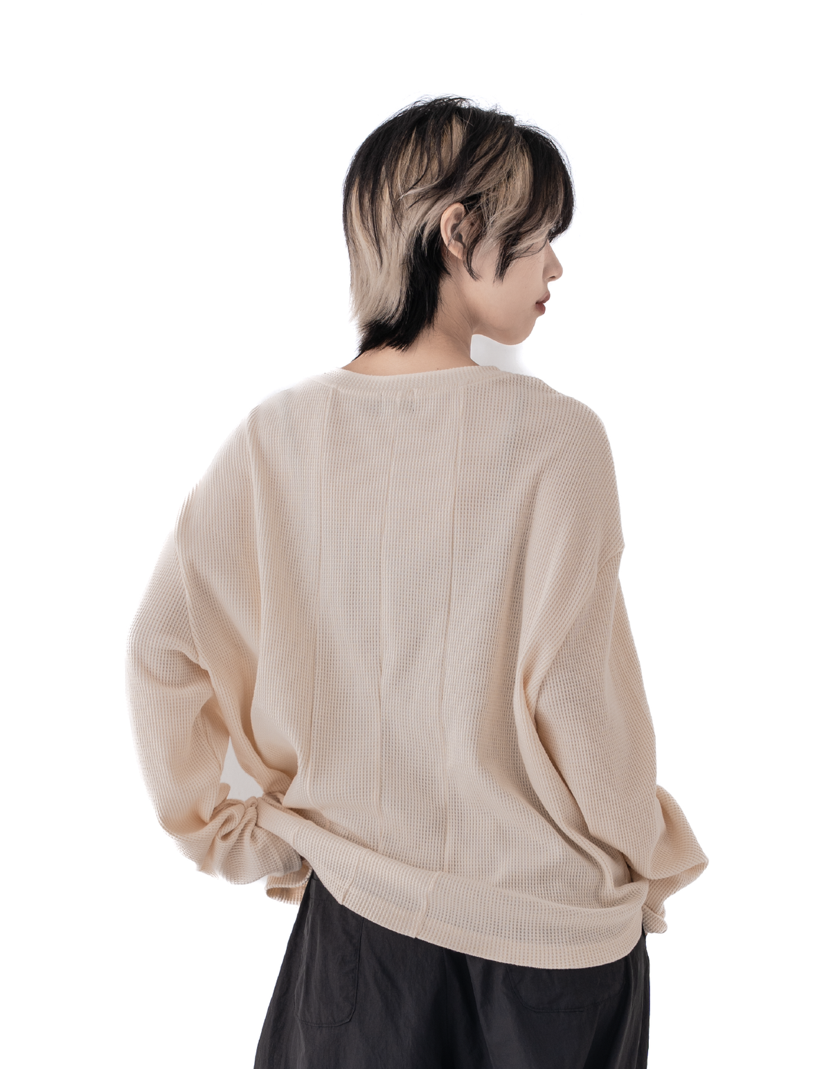 논바이러스(NONVIRUS) Back Line Henley Neck Long Sleeve Ivory
