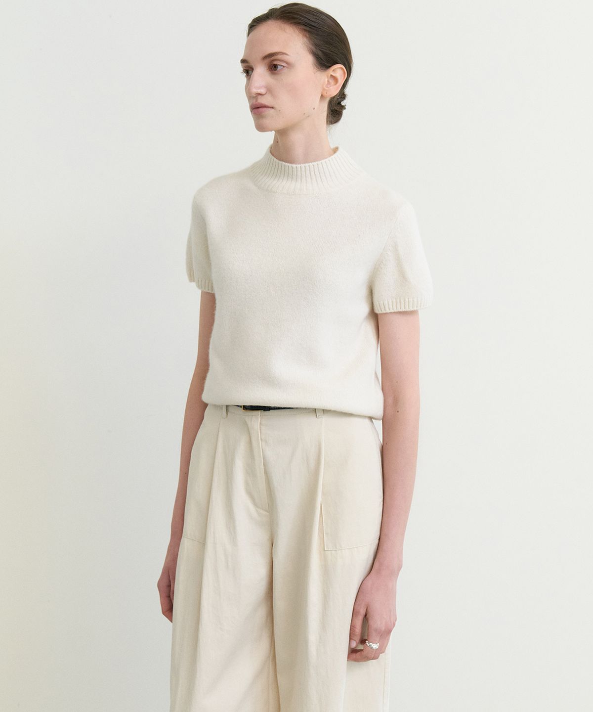 스텝어라운드(STEP AROUND) Mar crop half knit_IVORY