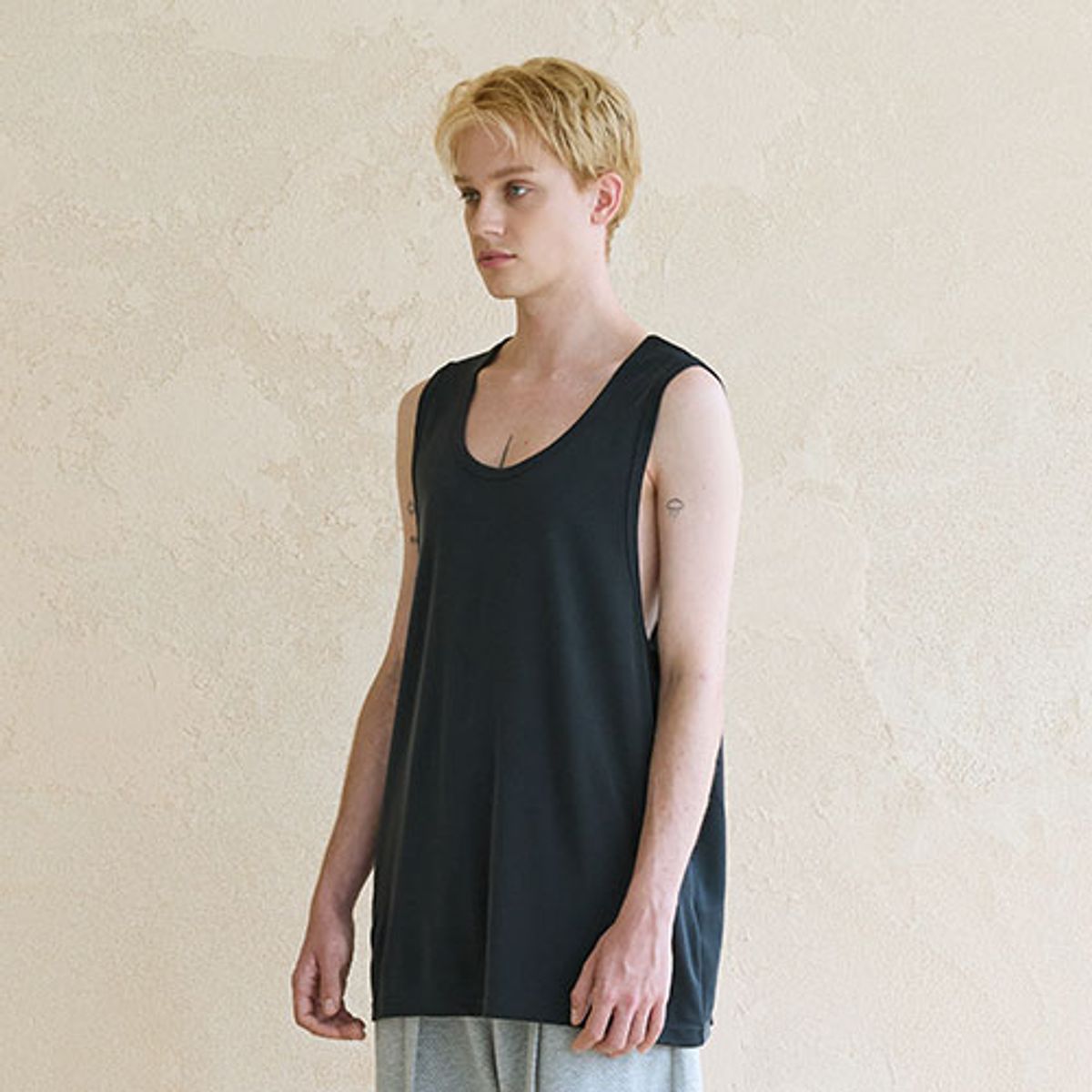 칠사(CHILLSA) SW Over Fit Sleeveless_Black