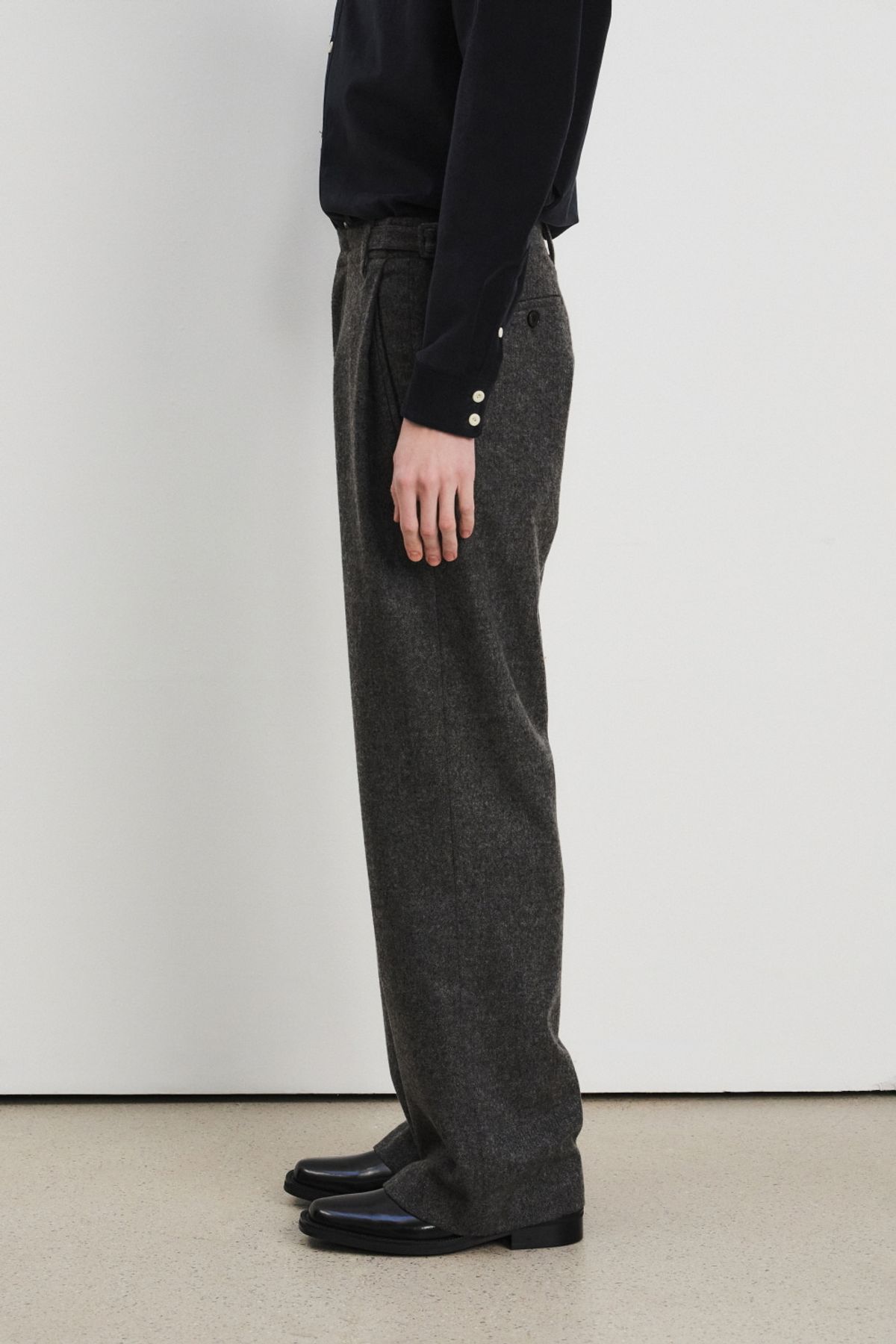 쿠메(KUMÉ) Men Wool Blend Wide Pants, Melange Gray