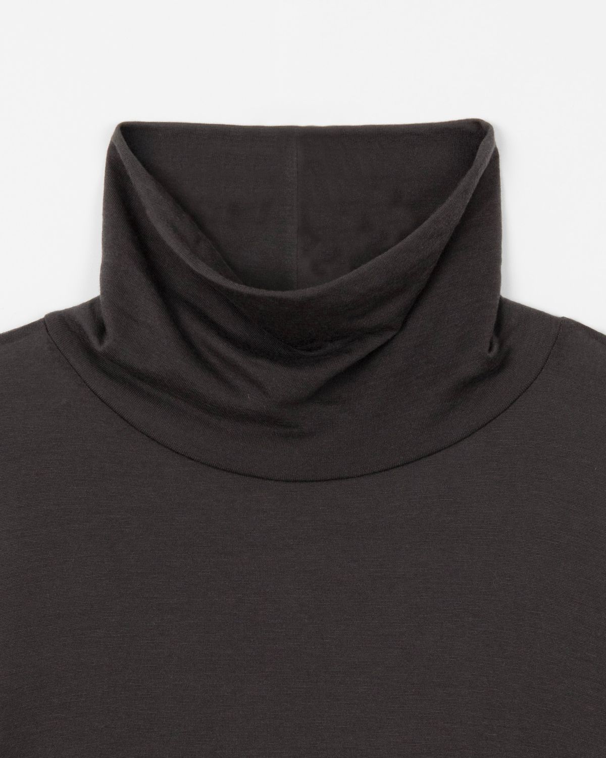 디앤드퀘스천(THEENDQUESTION) Sheer turtleneck t-shirt / DARK GRAY