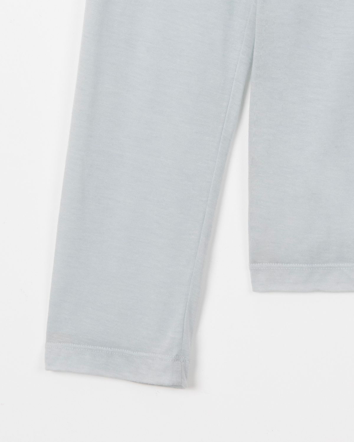 디앤드퀘스천(THEENDQUESTION) Sheer turtleneck t-shirt / LIGHT BLUE