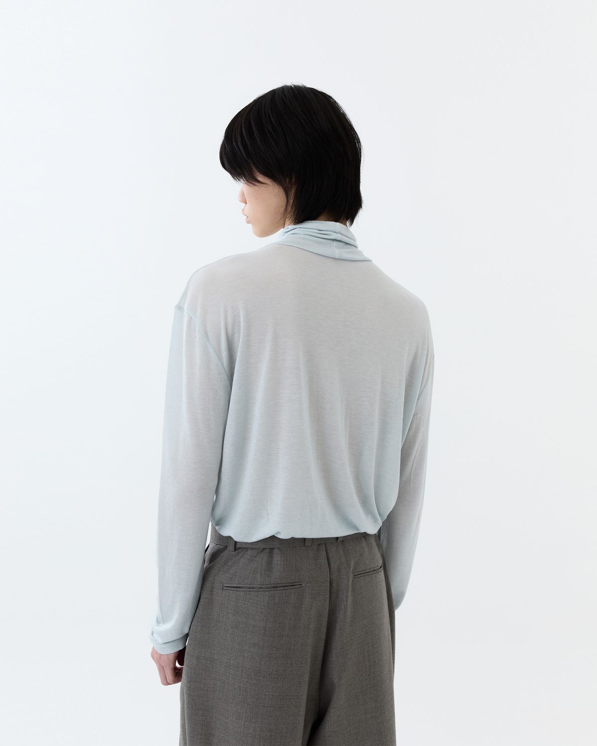 디앤드퀘스천(THEENDQUESTION) Sheer turtleneck t-shirt / LIGHT BLUE
