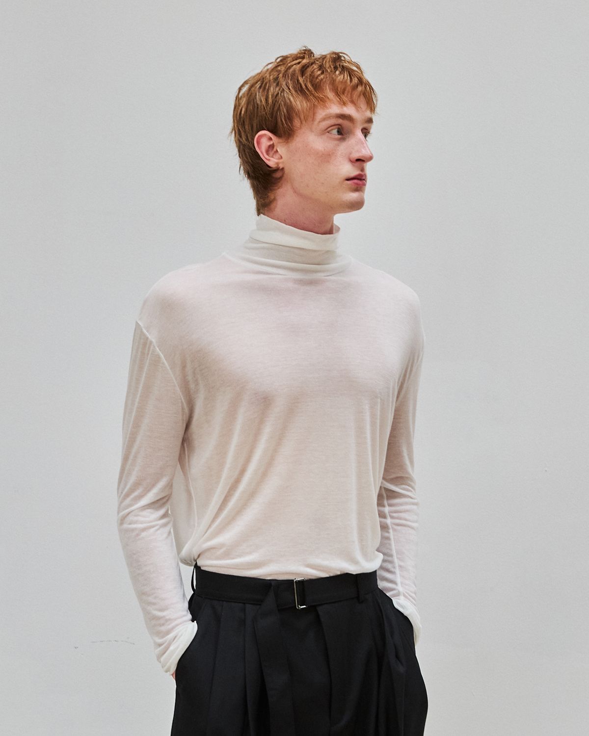 디앤드퀘스천(THEENDQUESTION) Sheer turtleneck t-shirt / WHITE
