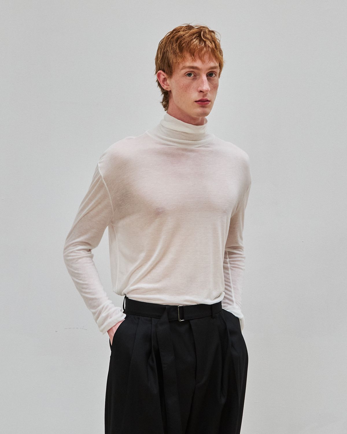 디앤드퀘스천(THEENDQUESTION) Sheer turtleneck t-shirt / WHITE