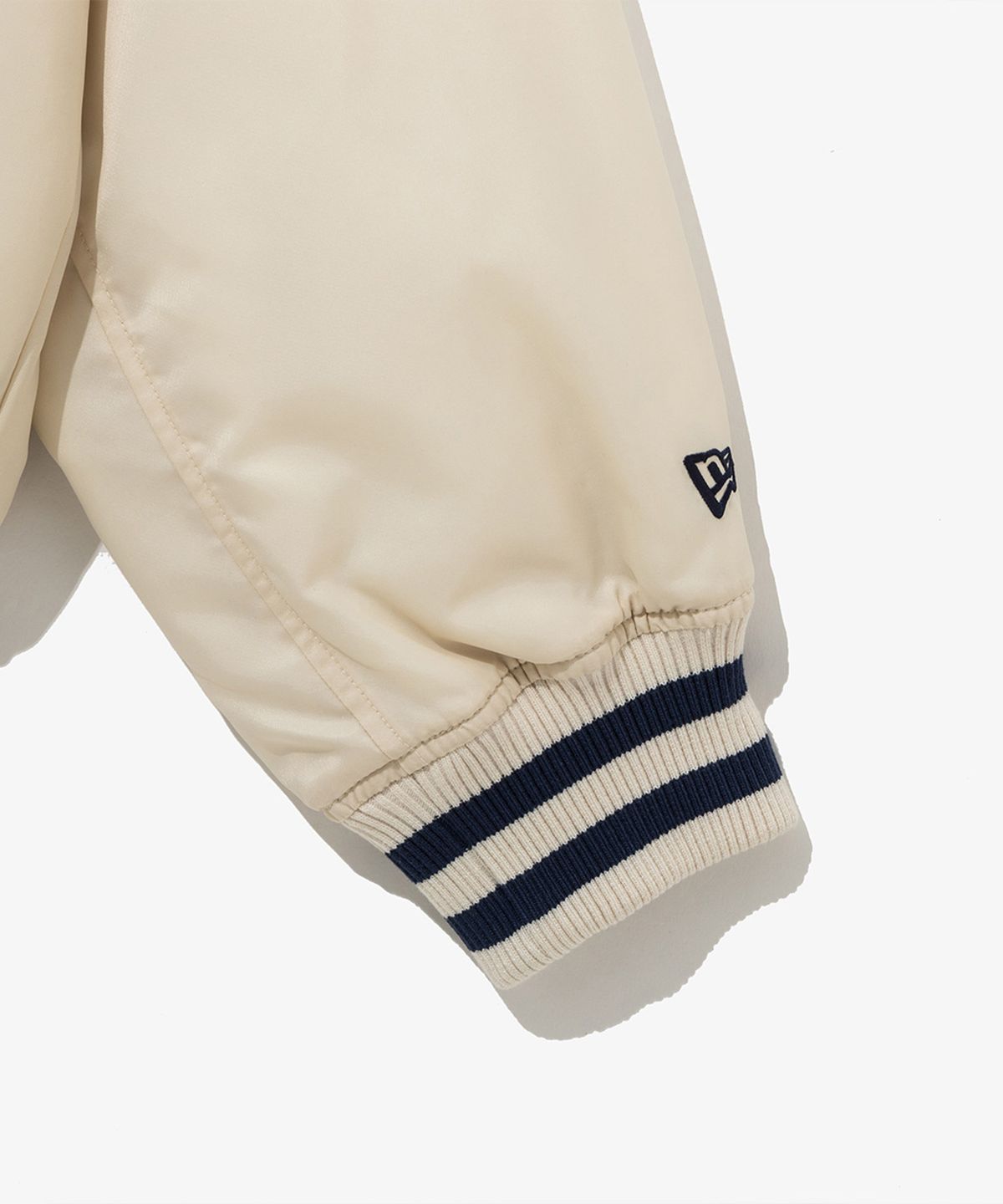 뉴에라(NEW ERA) MLB 밀워키 브루어스 어센틱 스타디움 재킷 아이보리