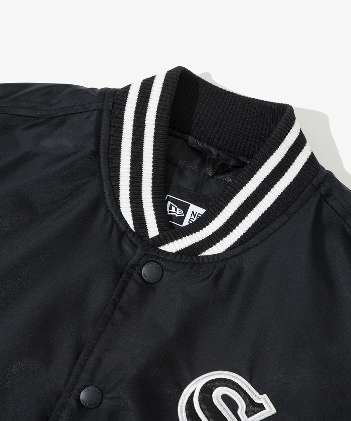 뉴에라(NEW ERA) MLB 시카고 화이트삭스 어센틱 스타디움 재킷 블랙