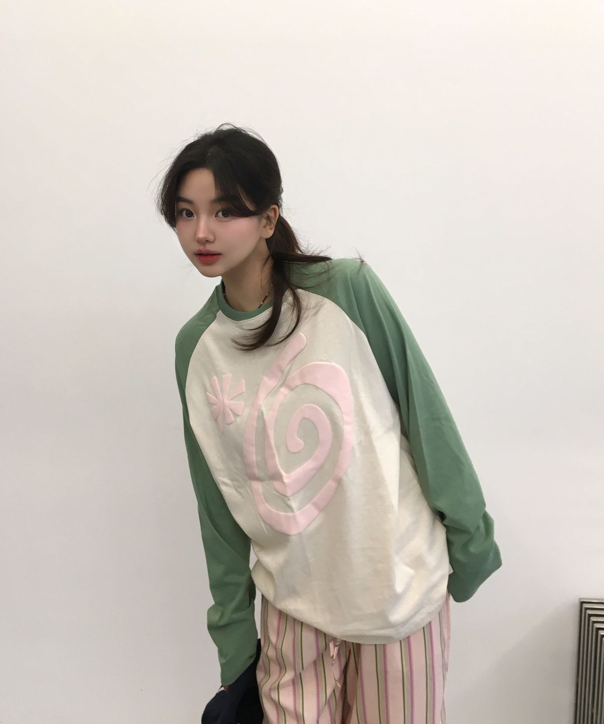 아모우(AMOU) Molly Reglan Long Sleeve GREEN