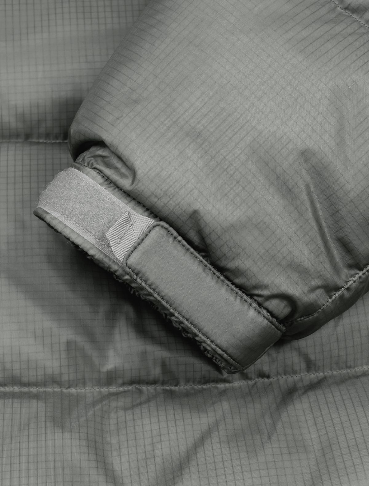 예스아이씨(YESEYESEE) 5B Fond Down Jacket Light Grey