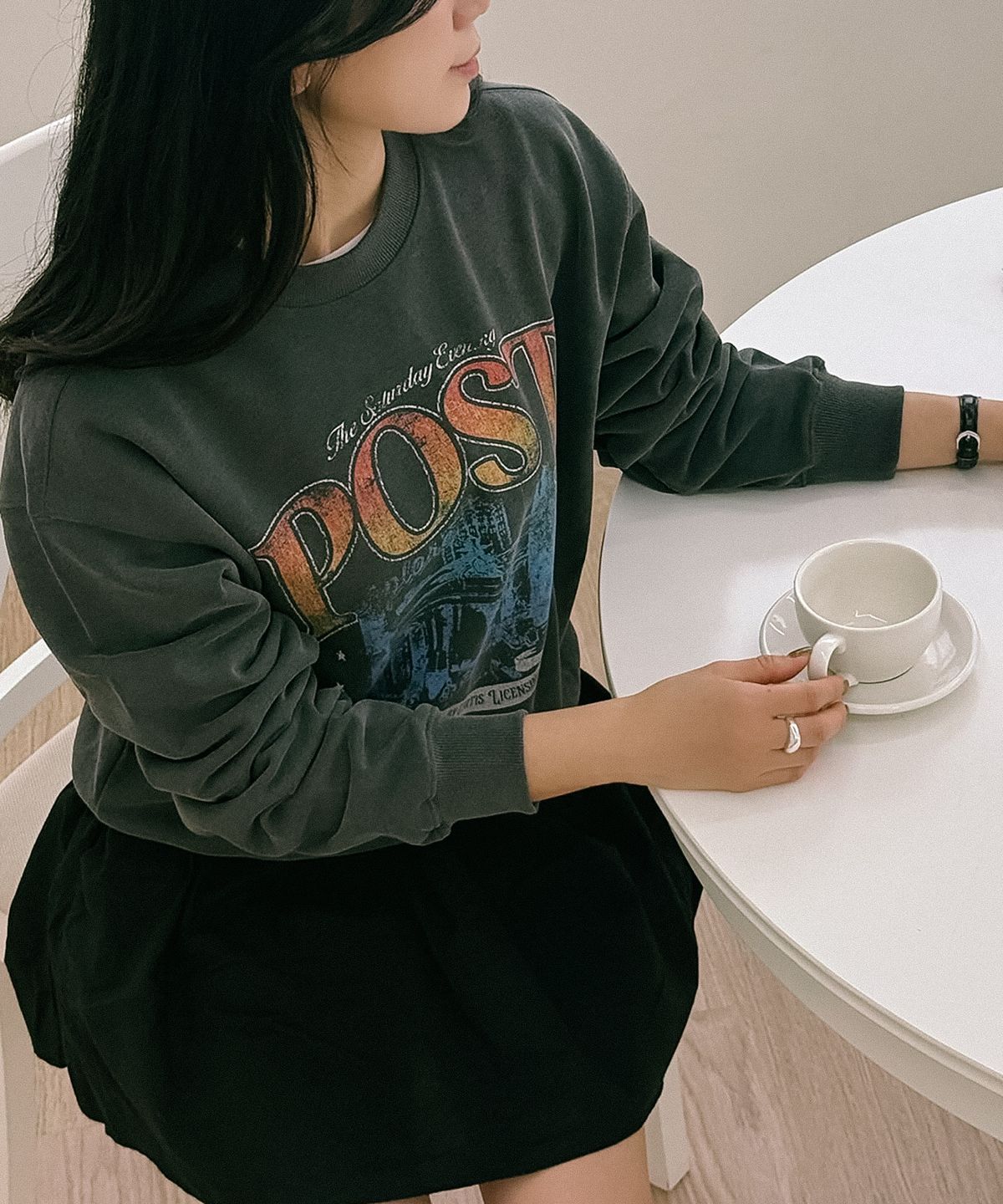 더 새터데이 이브닝 포스트(THE SATURDAY EVENING POST) NYC Graphic Pigment Sweat Shirt Charcoal
