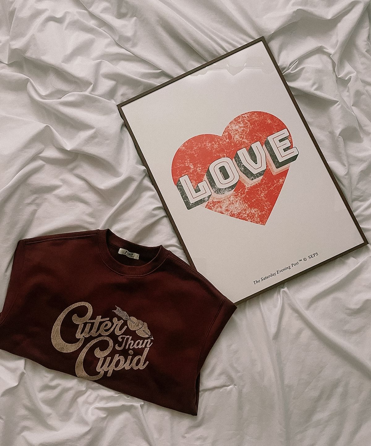 더 새터데이 이브닝 포스트(THE SATURDAY EVENING POST) Cupid Graphic Sweat Shirt Wine