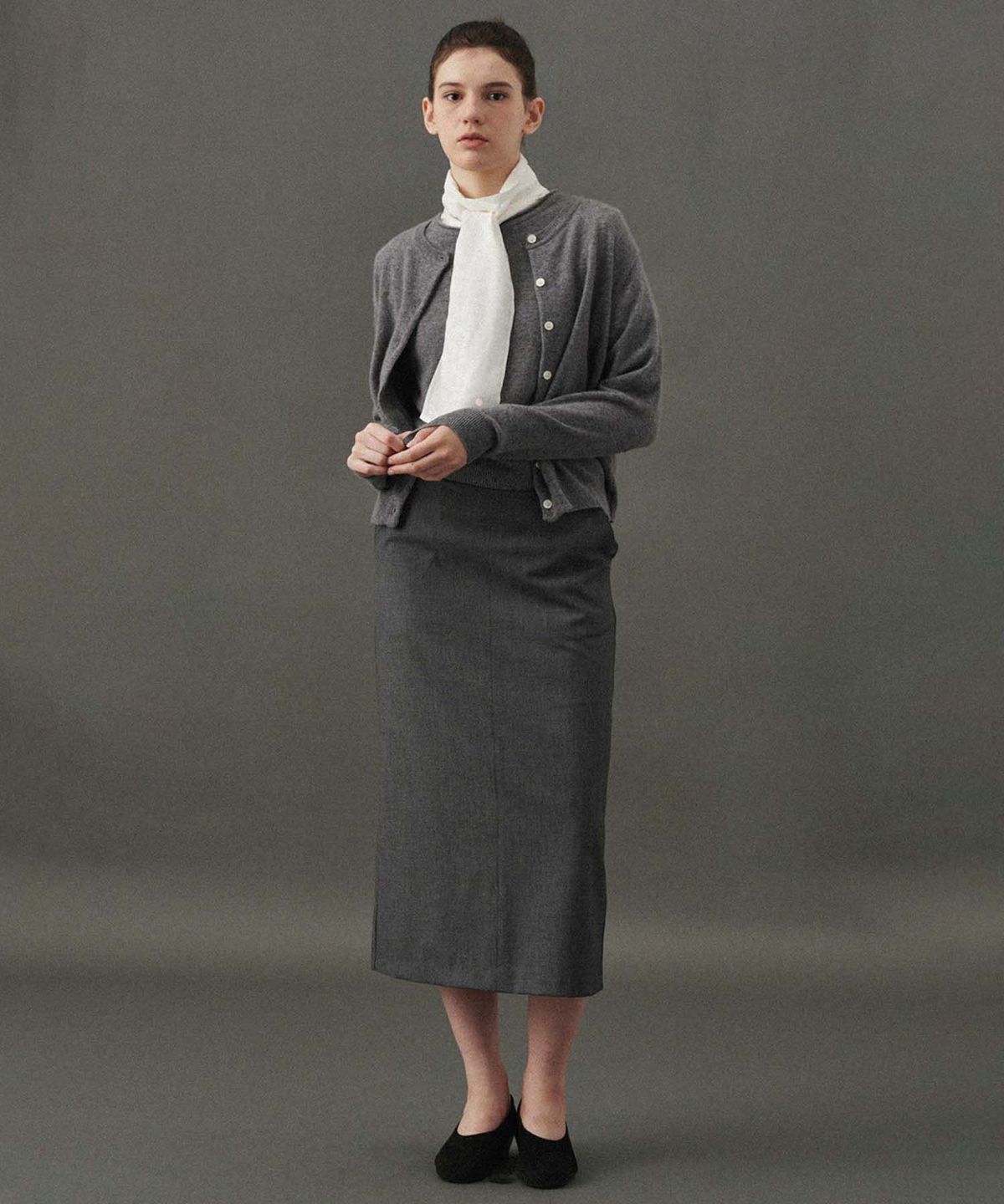 플라드주르(PLATDUJOUR) Camel round cardigan (Navy)