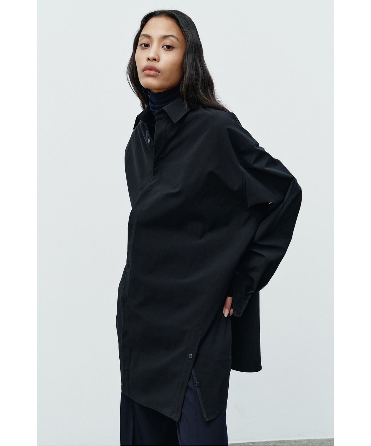 래코드(RECODE) Backward Oversized Shirt RQSAW25524BKX