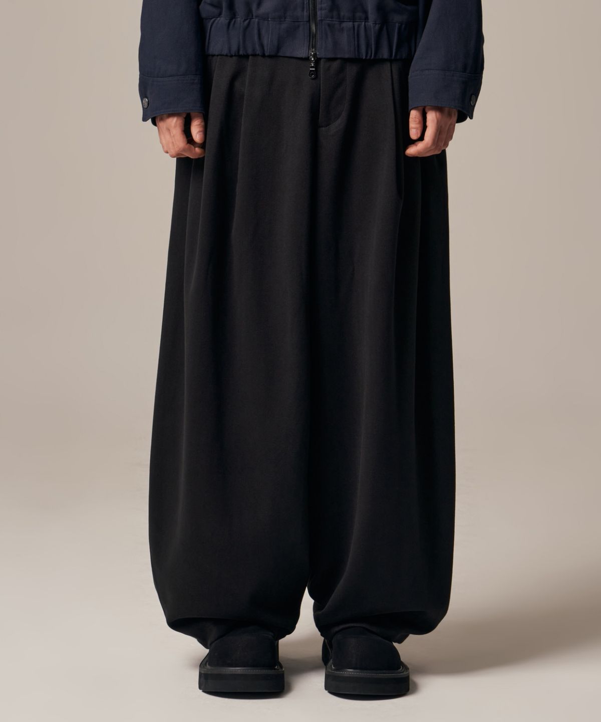 아이돈워너셀(IDWS) Void 4 Tuck Balloon Trouser Black