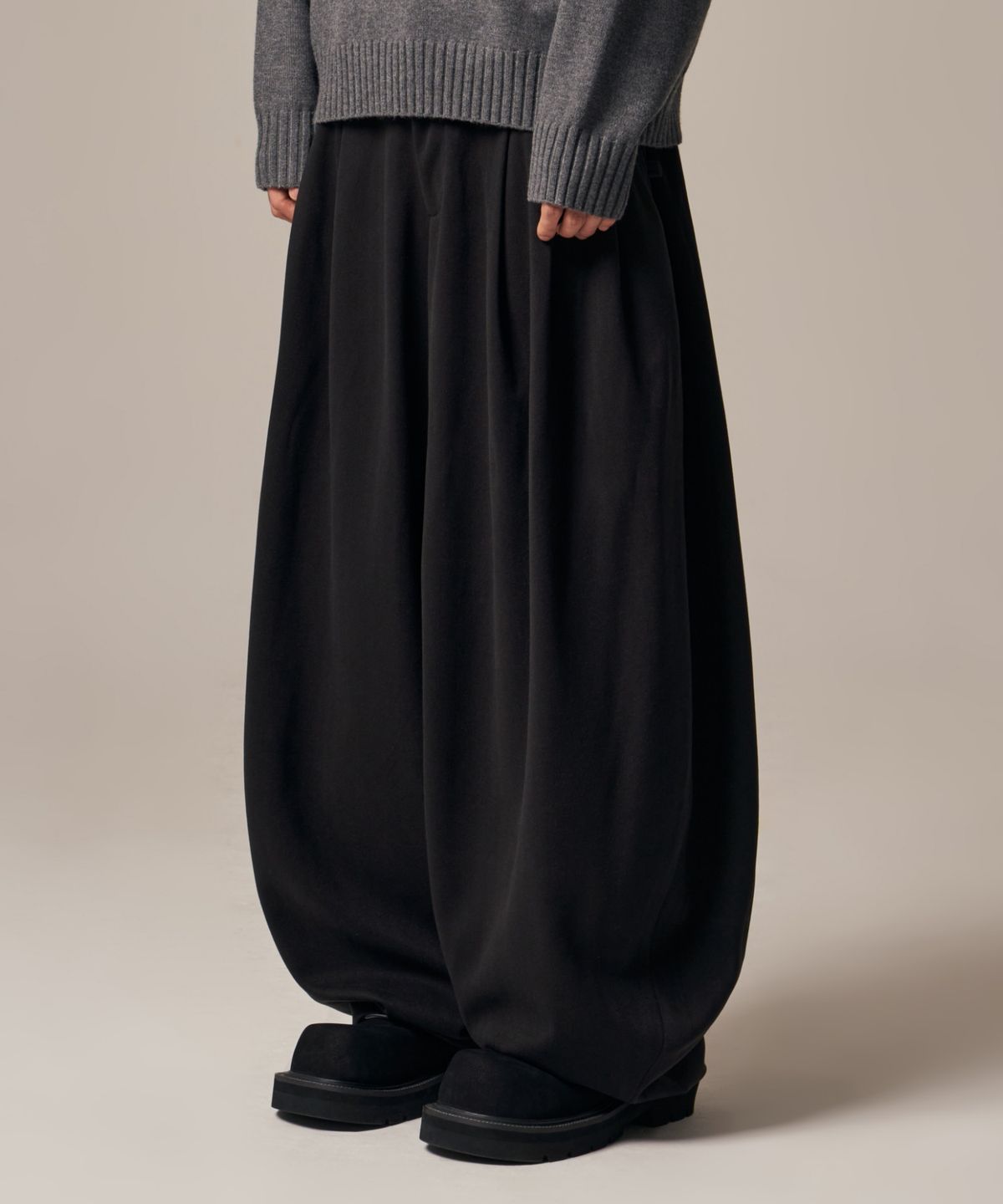 아이돈워너셀(IDWS) Void 4 Tuck Balloon Trouser Black