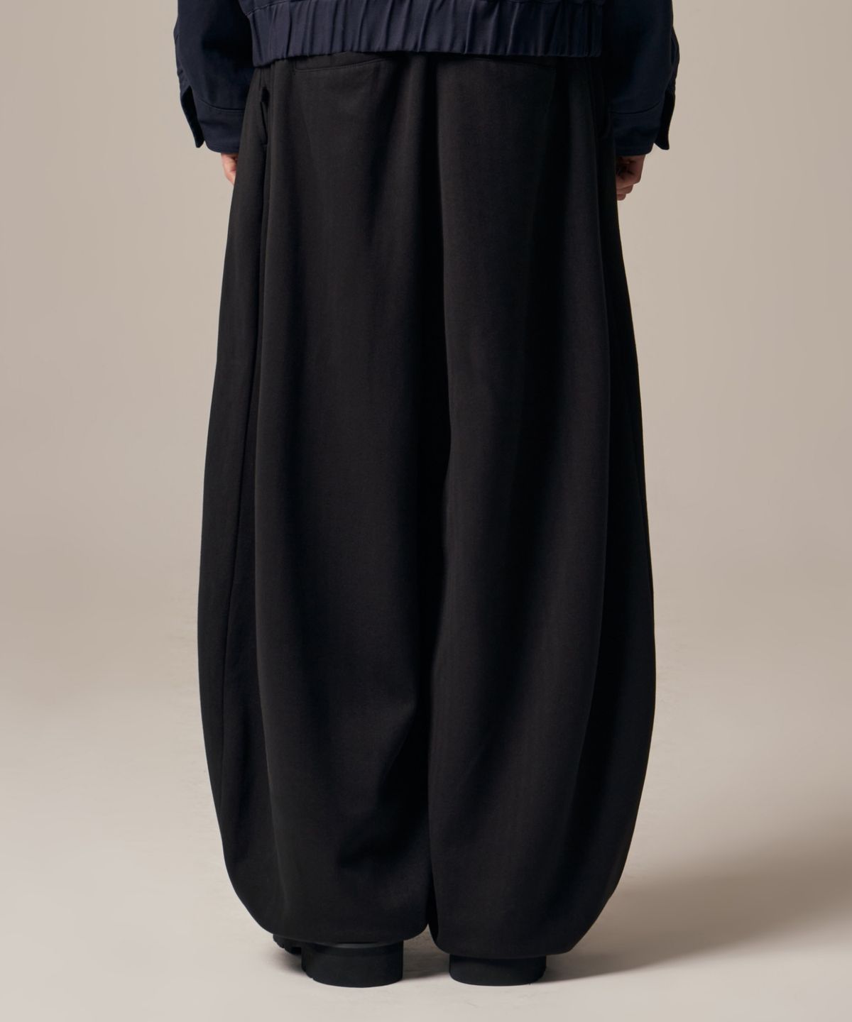 아이돈워너셀(IDWS) Void 4 Tuck Balloon Trouser Black