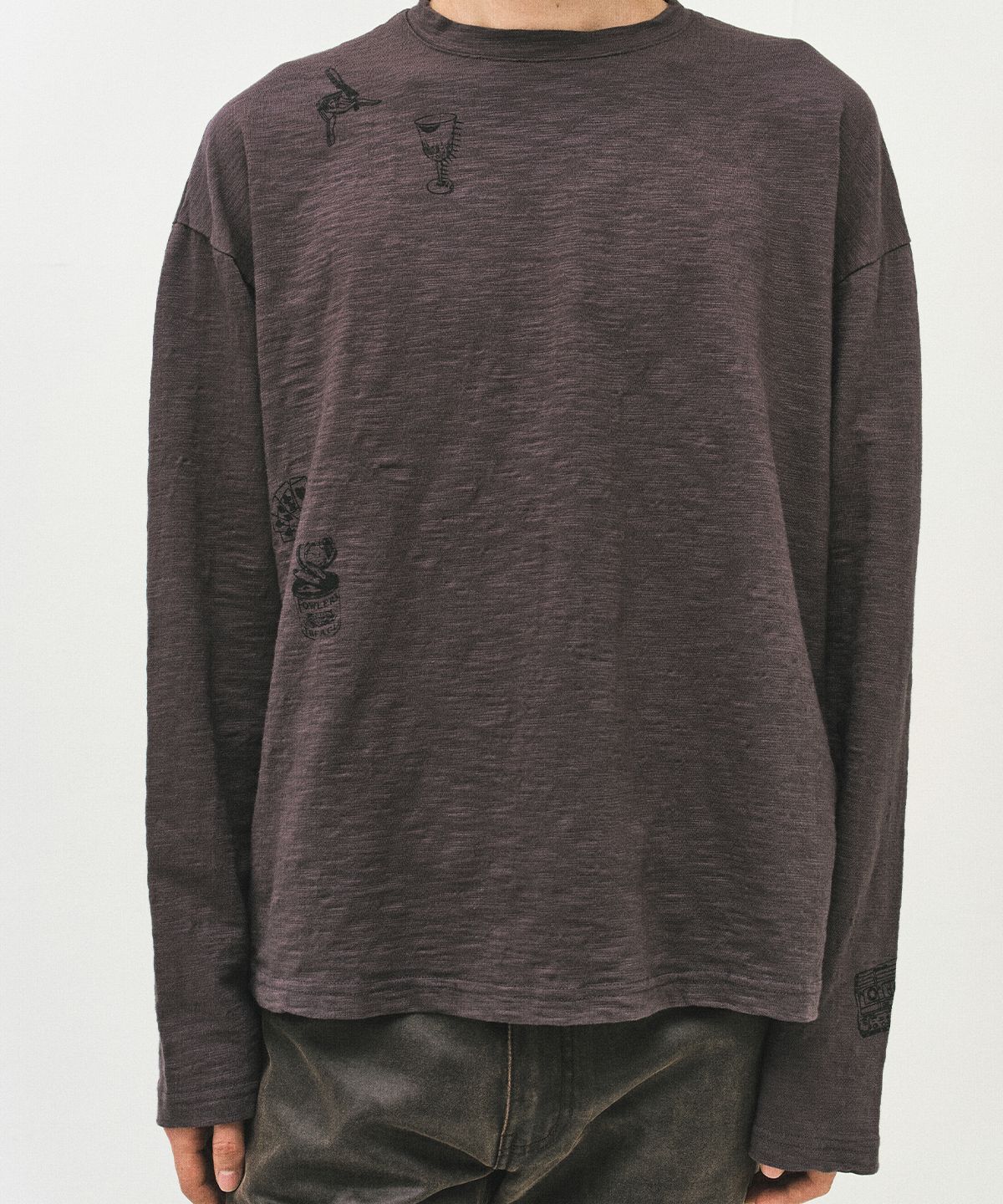 서피스에디션(SURFACE EDITION) TATTOO LONG-SLEEVE T SHIRT SMOKED BROWN