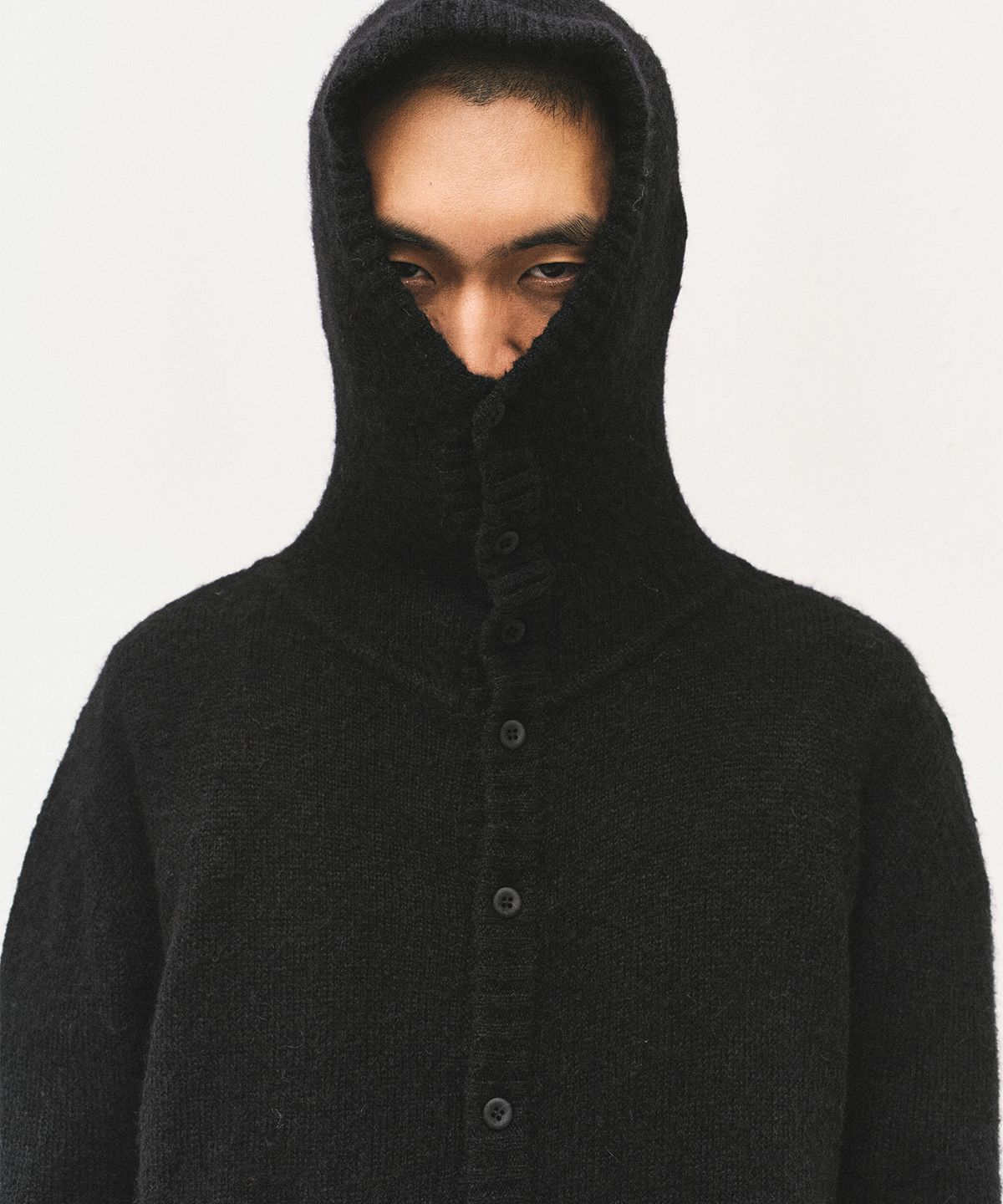 서피스에디션(SURFACE EDITION) BUTTON UP HOODED KNIT BLACK