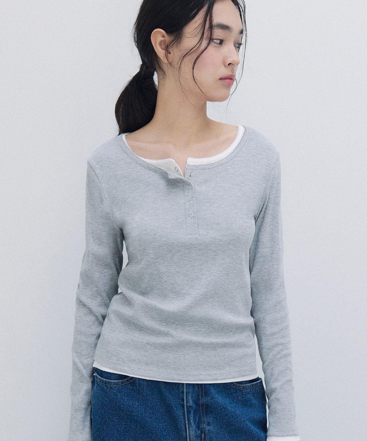 로라로라(ROLAROLA) NUBASIC BUTTON LONG SLEEVE T-SHIRT GRAY