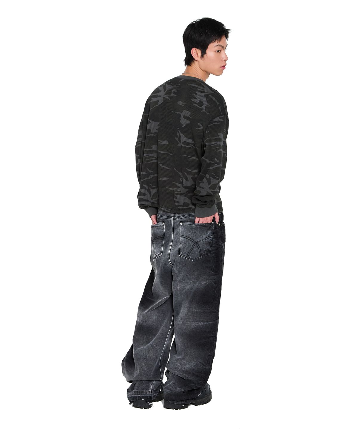 아캄(AAKAM) Side Wrinkle Washed Denim Pants (Black)