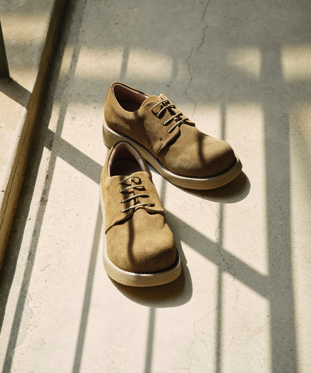식스핏(6FT) [NERDKING X SIXFT] NERDY CHUNKY COW SUEDE DERBY (CAMEL)