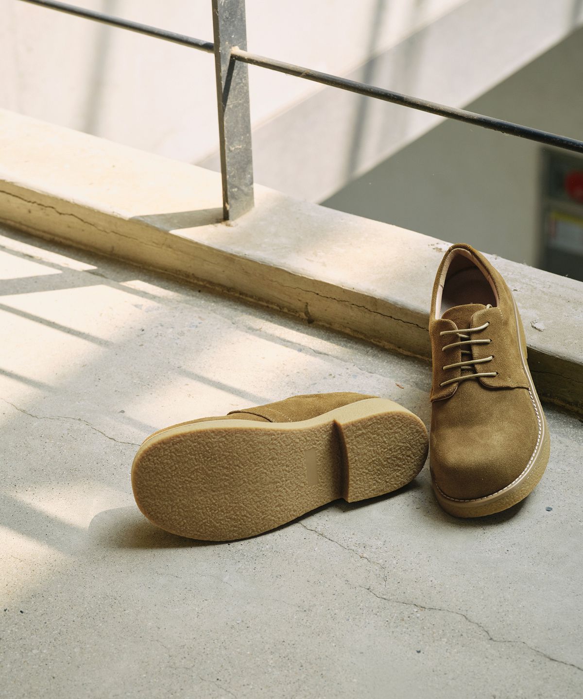 식스핏(6FT) [NERDKING X SIXFT] NERDY CHUNKY COW SUEDE DERBY (CAMEL)