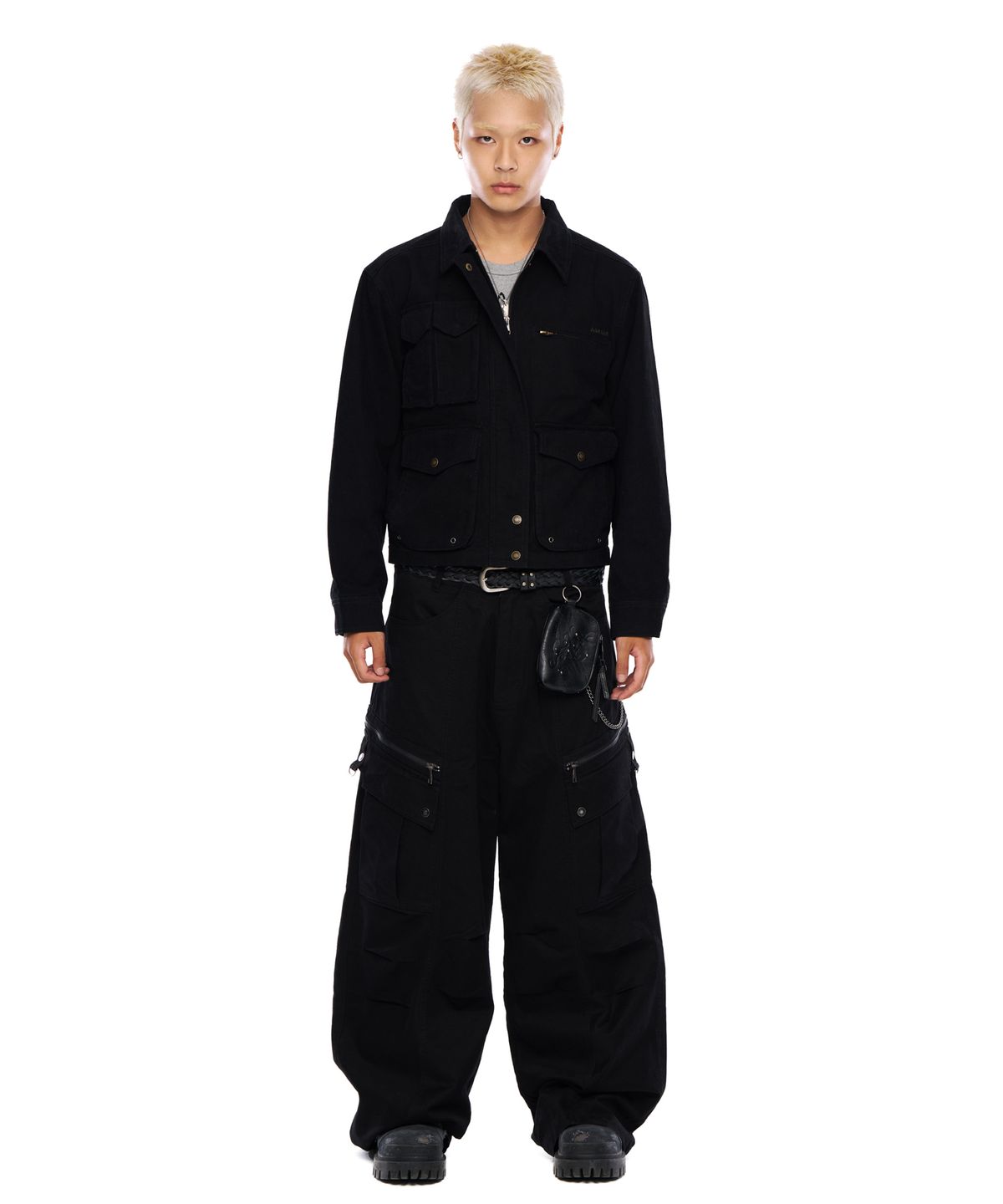 아캄(AAKAM) Knee Pin-Tuck Zippered Cargo Pants (Black)