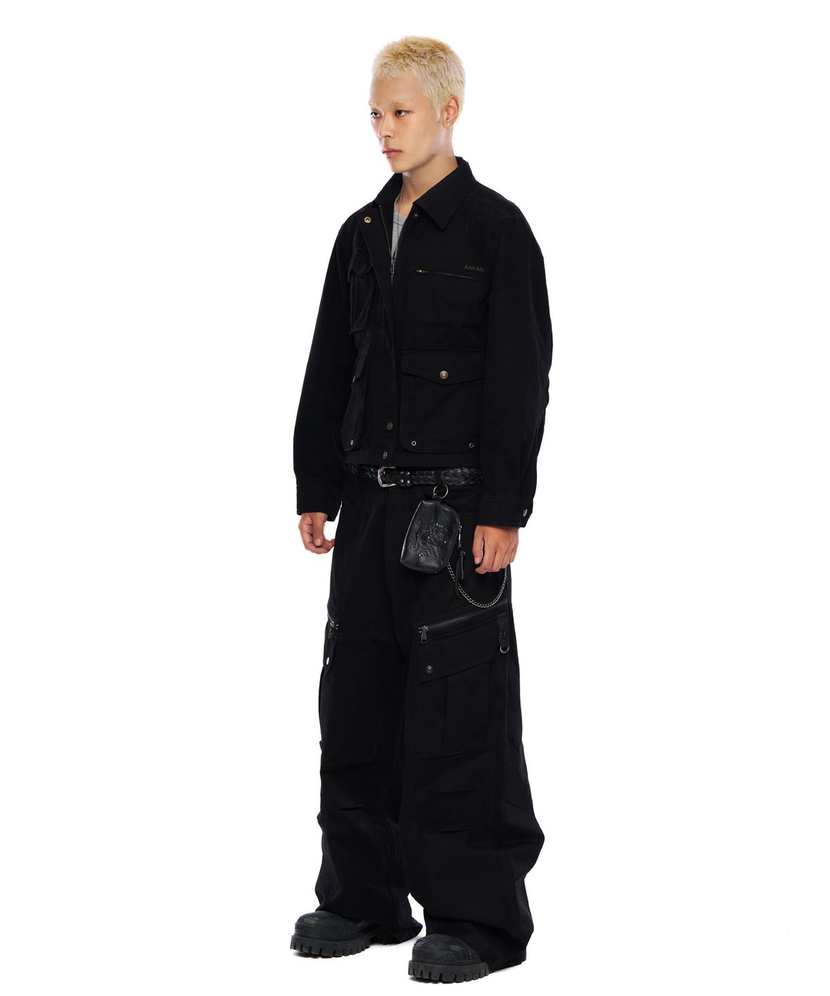아캄(AAKAM) Knee Pin-Tuck Zippered Cargo Pants (Black)