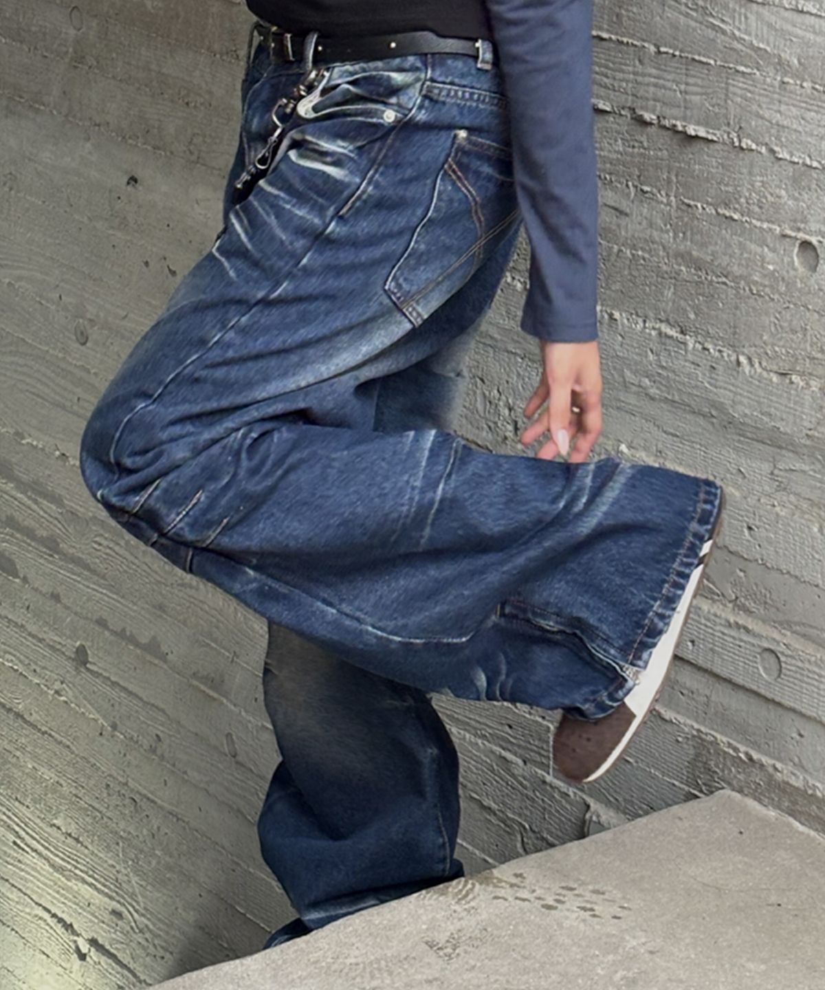 아캄(AAKAM) Washed Zipper Slit Denim Pants (Blue)