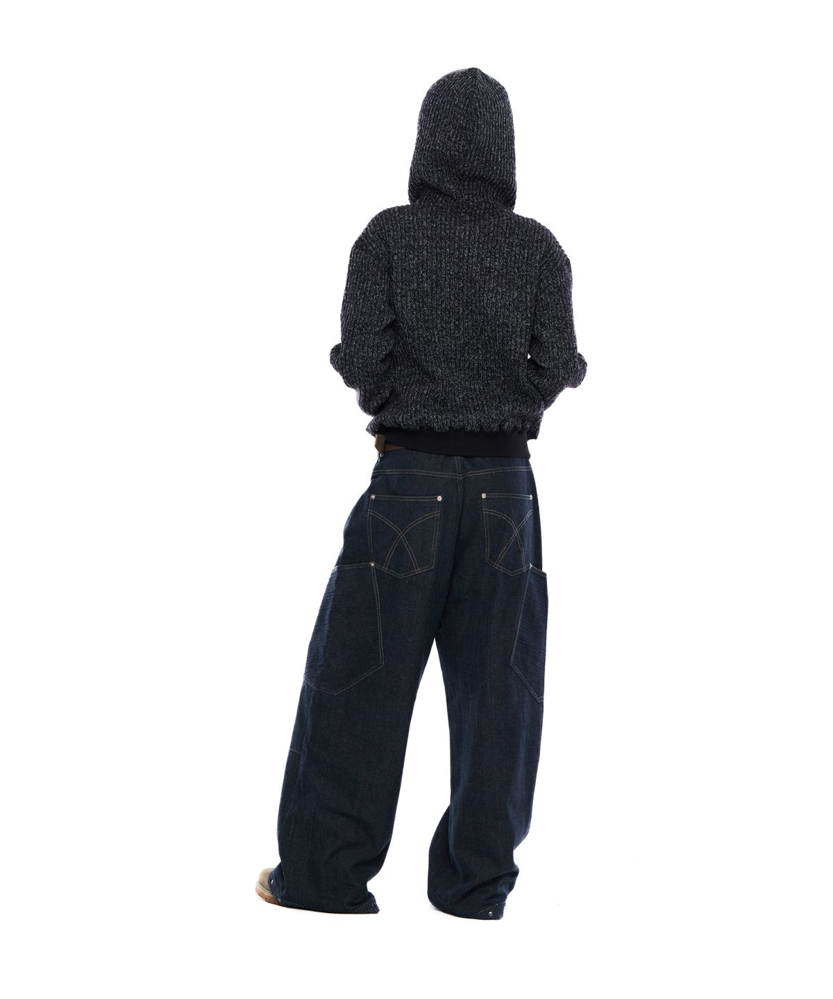 아캄(AAKAM) Ankle Studded Denim Pants (Dark Blue)
