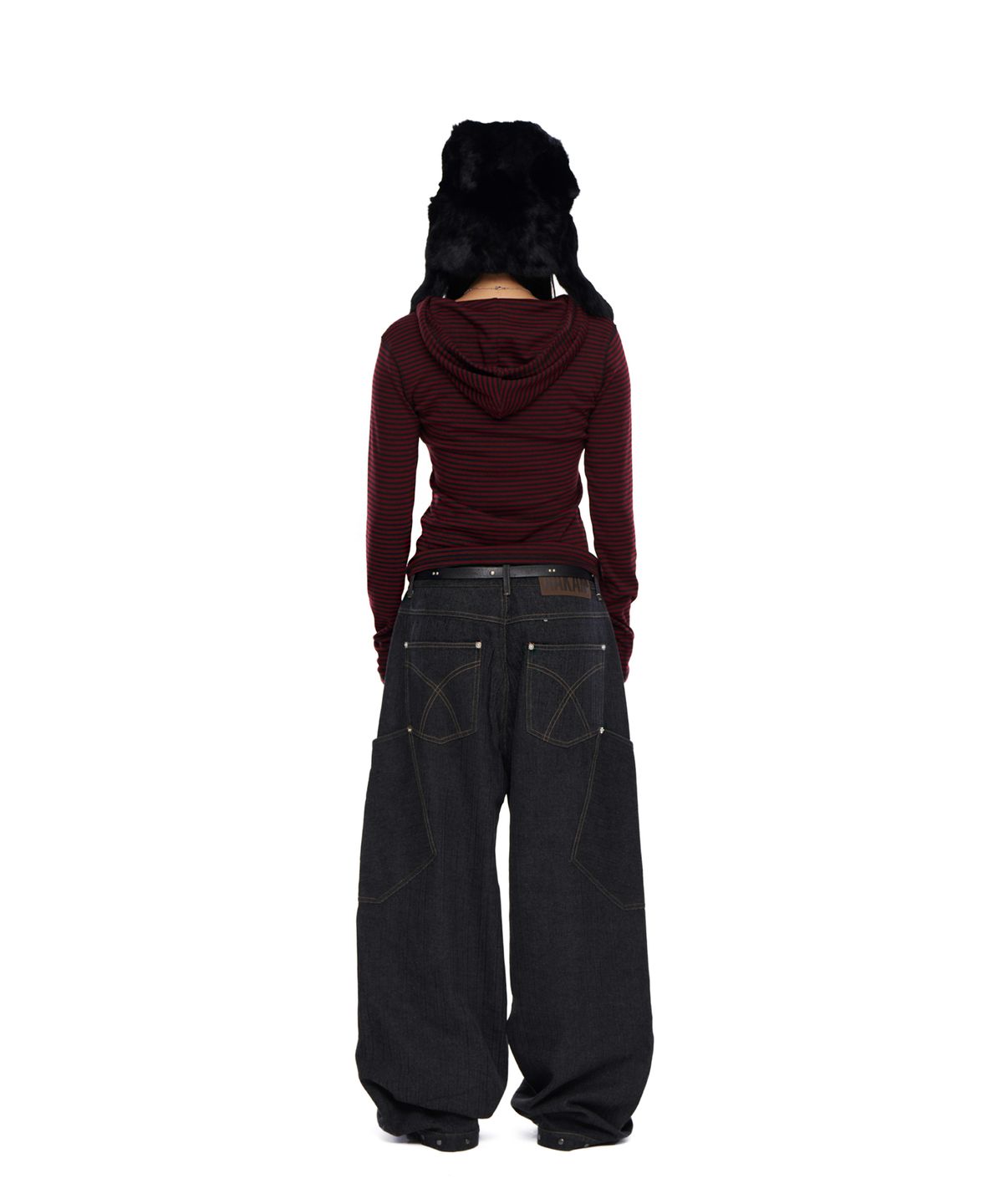 아캄(AAKAM) Ankle Studded Denim Pants (Black)